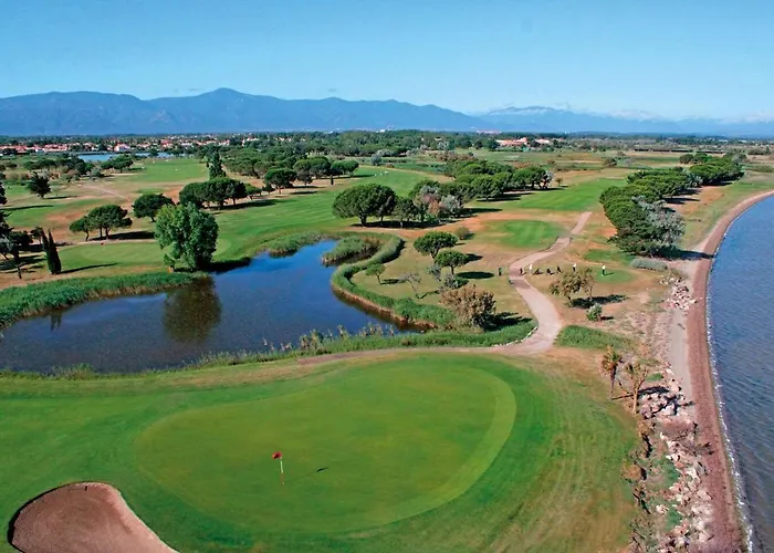 Cyprien Golf View 2 Bedrooms , 900 M From The * سان سيبريان