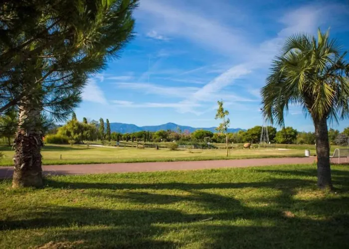 Cyprien Golf View 2 Bedrooms , 900 M From The شقة