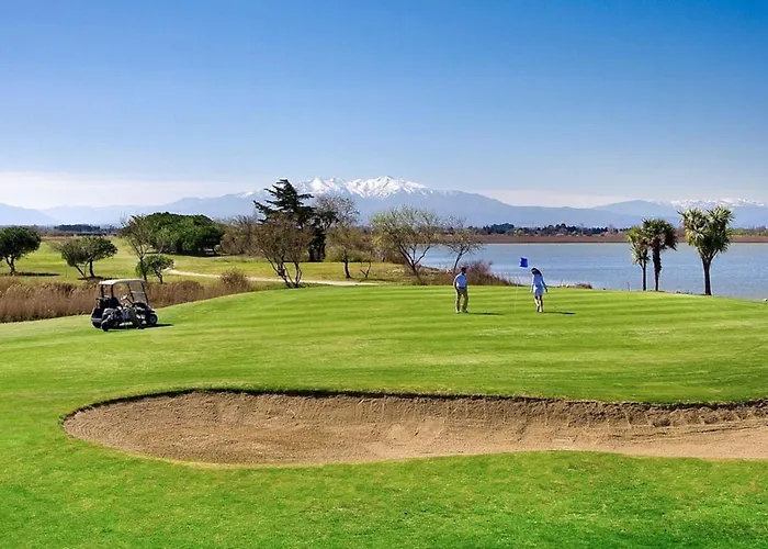 Cyprien Golf View 2 Bedrooms , 900 M From The شقة *